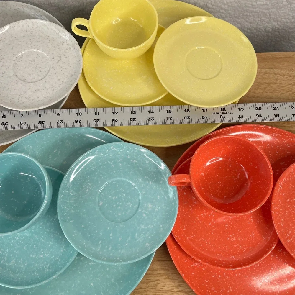 Vintage Confetti Speckled Melamine Dinnerware Set 16pc MCM Colorful Picnicware